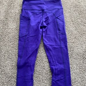 Lululemon size 4 crop legging